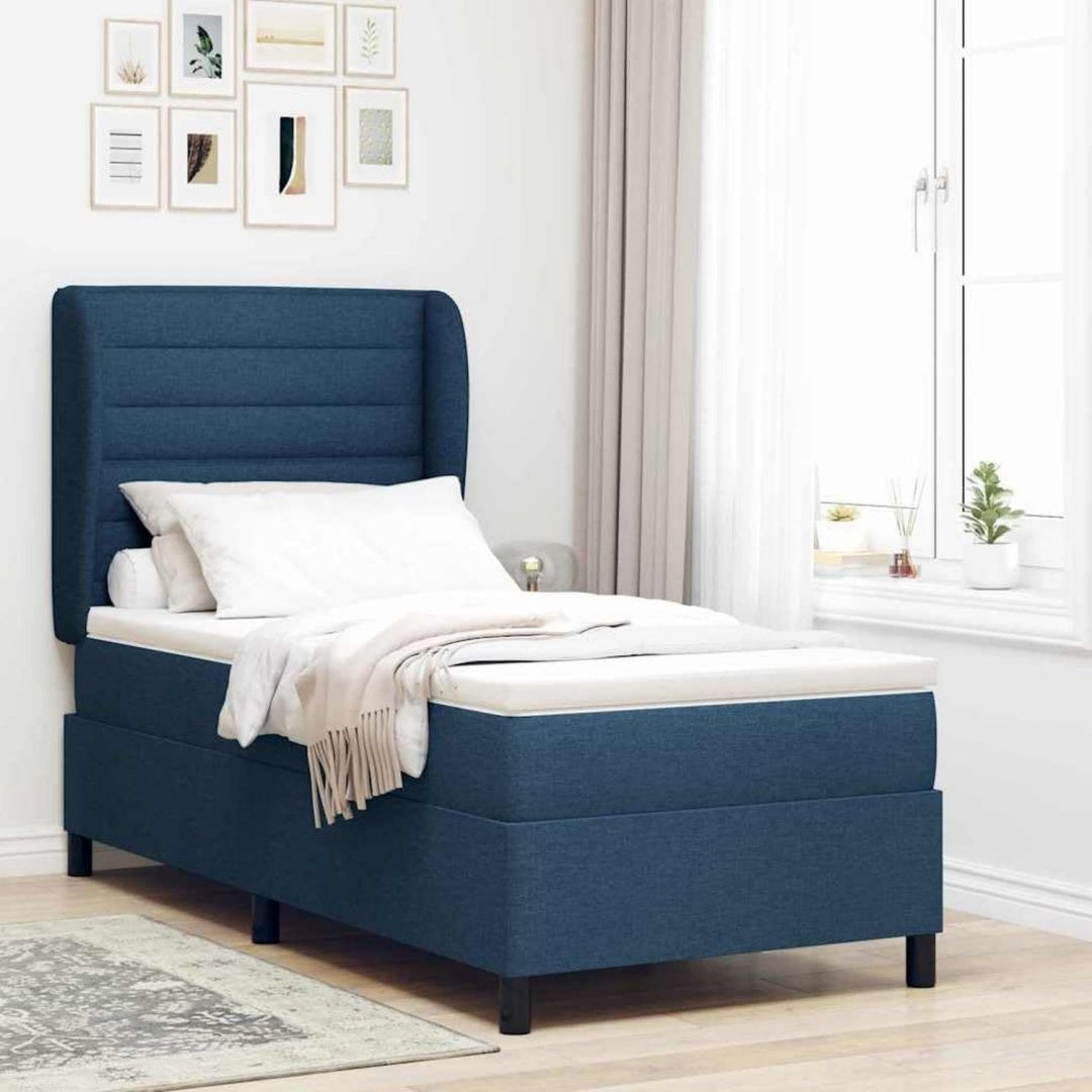 Das Boxspringbett misst 90 x 190 cm